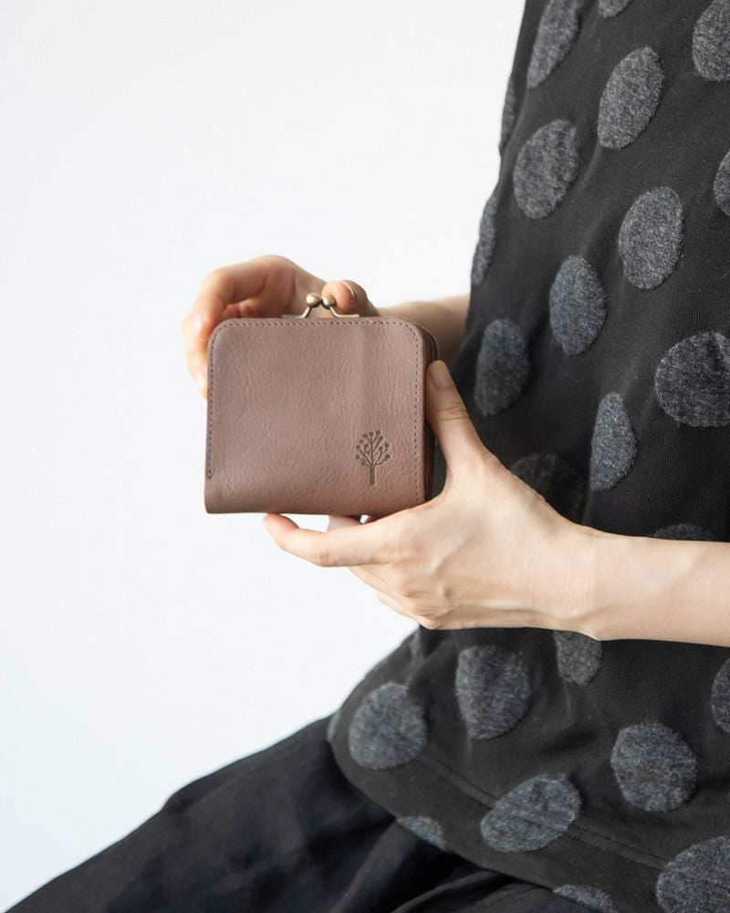 手のひらサイズでかさ張らない「ドロップツリー がま口 コンパクトウォレット」