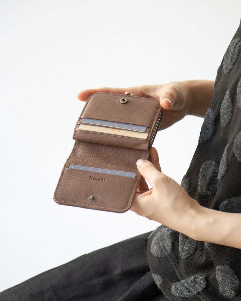 小さいのに収納力はたっぷり「ドロップツリー がま口 コンパクトウォレット」