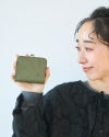 手のひらにすっぽり入るサイズ感「ドロップツリー がま口 コンパクトウォレット」